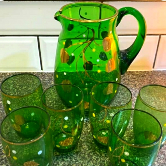 I'm selling Vintage Authentic Ceramics and Clothes. Also Modern clothes and bags - Picture 4 of 7